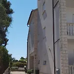 Okrug Gornji 17032c Apartmán