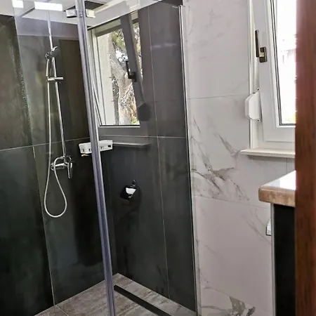 Okrug Gornji 17032c Апартаменты