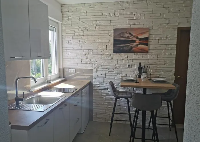 Okrug Gornji 17032c *